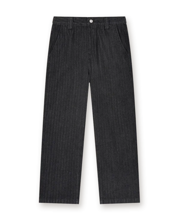 Holvo Straight Leg Jeans in Black, front